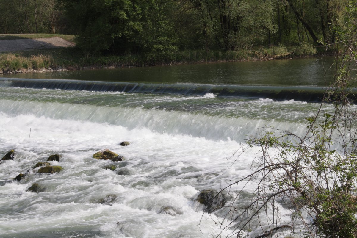 Kleines Stauwehr am Lech