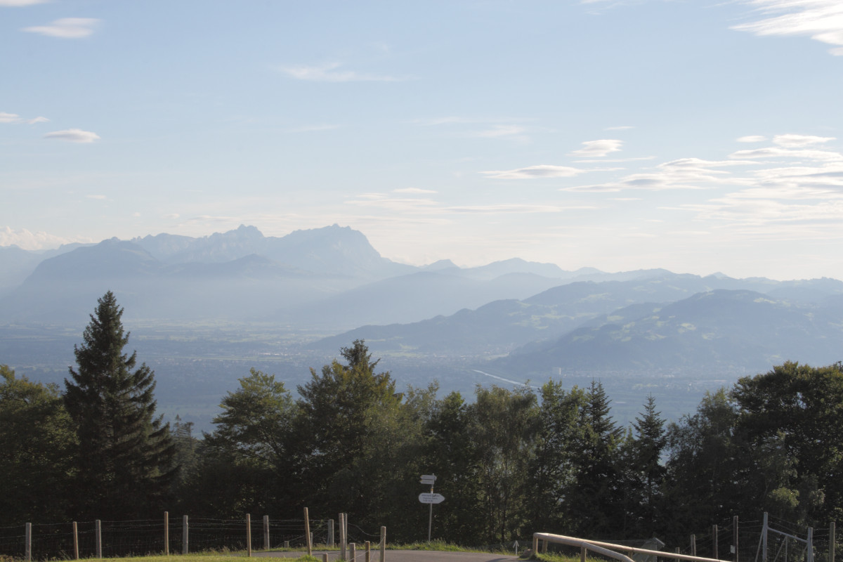 Blick vom Pfänder in Richtung Südwesten auf Säntis und Altmann